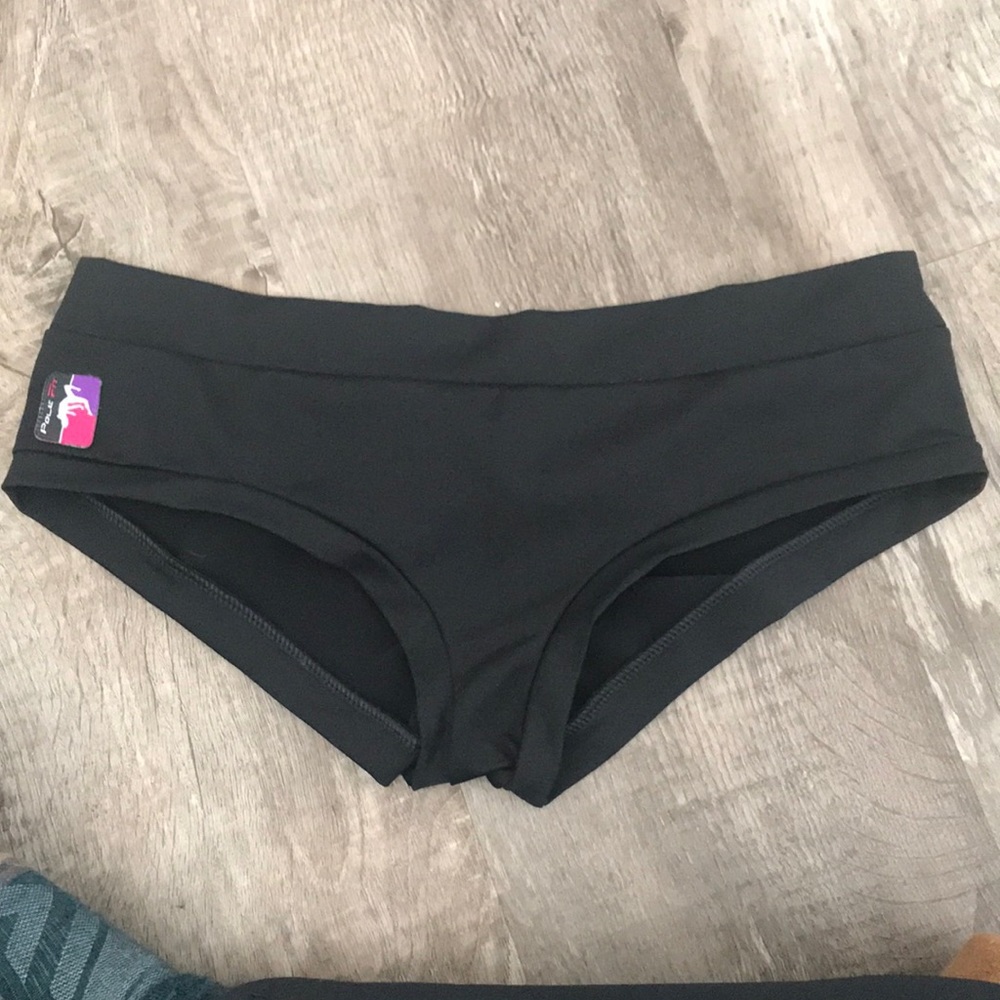 Bad kitty pole wear